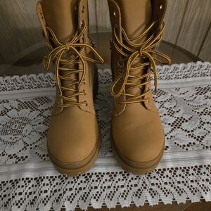 Juicy Couture Tan Combat Boots Size 9.5M